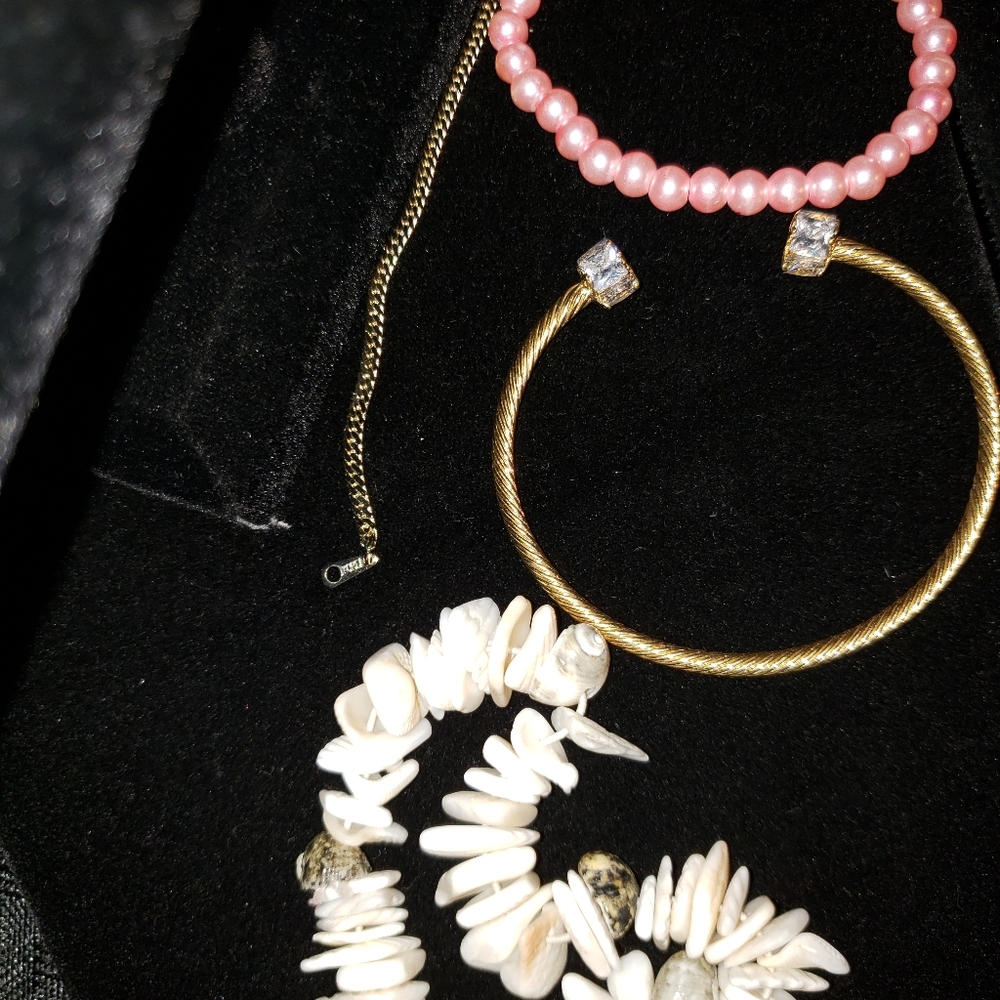 Various bracelets - Picture 3 of 5